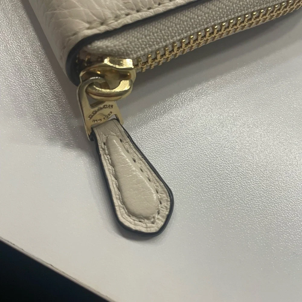 Coach White Studded Women's Wallet - Picture 3 of 6